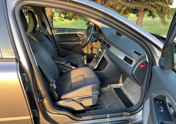 Volvo V70 cena 25400 przebieg: 222000, rok produkcji 2009 z Limanowa małe 211